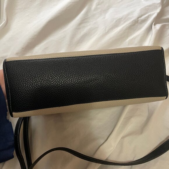 DKNY Avelle Small Crossbody Faux Leather Purse Bag (No Stachel Handles) Unused - Picture 4 of 16